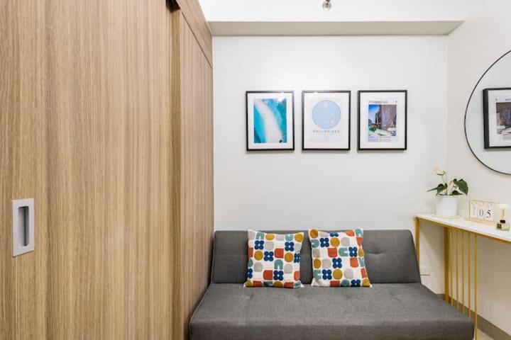 Shore 2 Residences 1Br Deluxe Room In Moa Complex Manila Exteriör bild