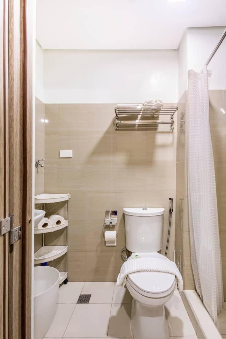 Shore 2 Residences 1Br Deluxe Room In Moa Complex Manila Exteriör bild